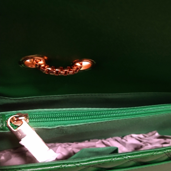 Green Old Hollywood Elegant Quilted Shoulderbag or Lrg Blk Pouch w Gold Chain - Picture 3 of 10